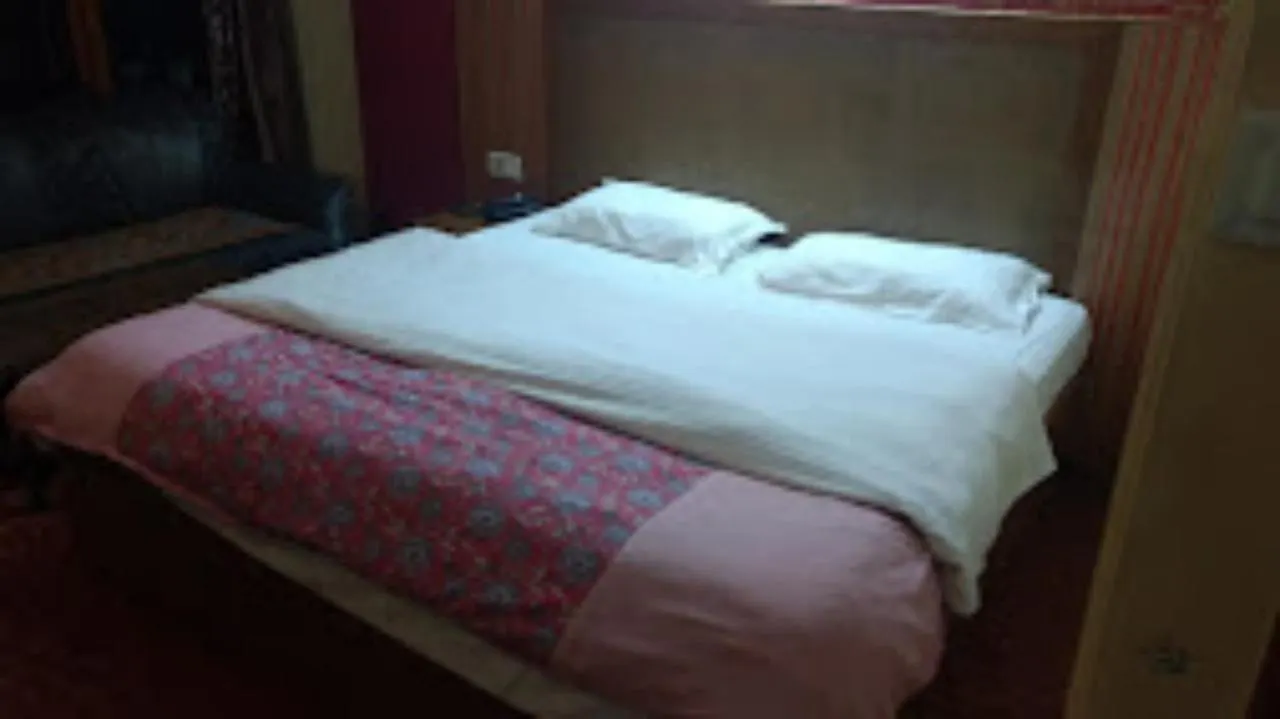 Hotel King Palace - Nature-Valley-Luxury-Room - Prime Location With Parking Facilities Shimla