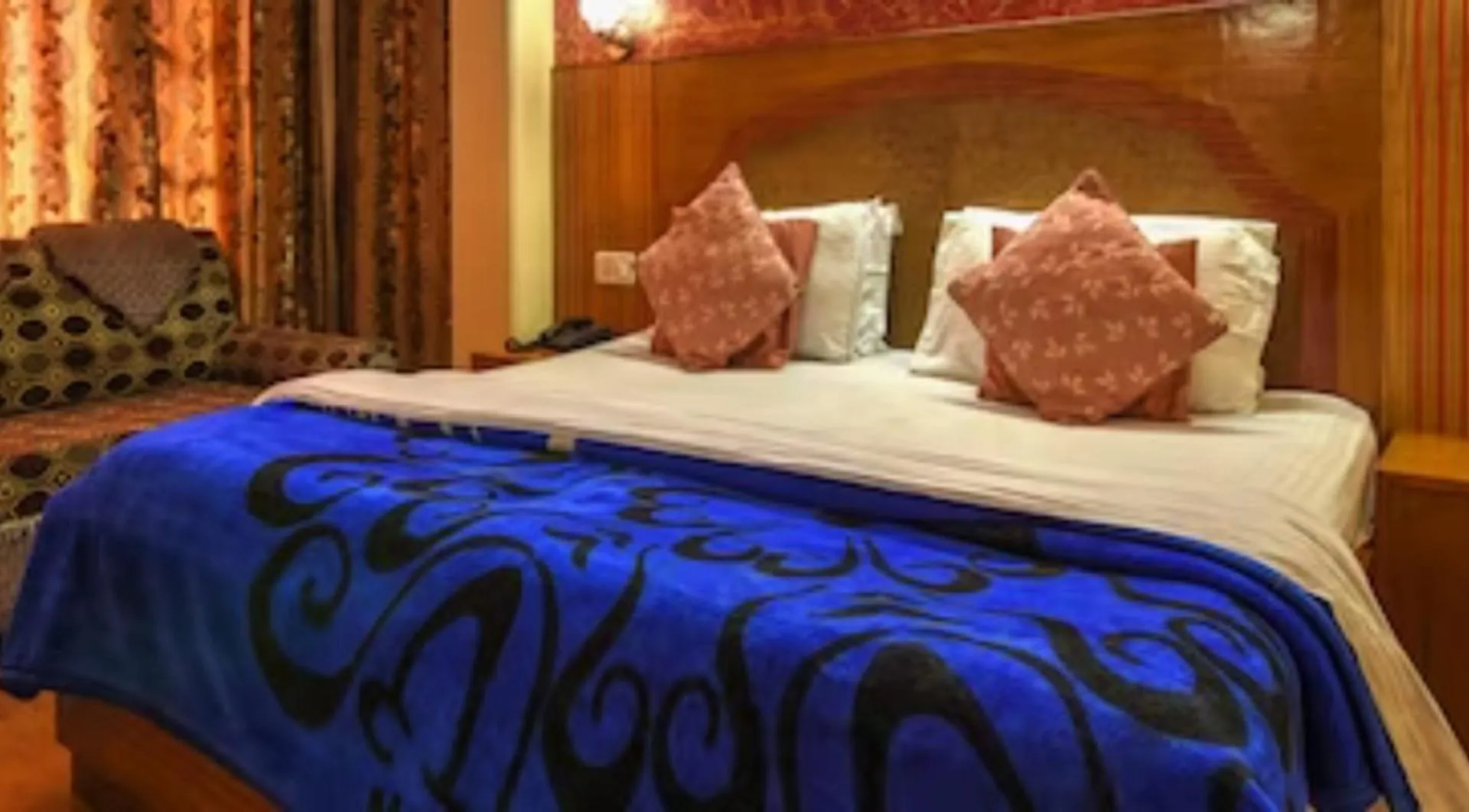 Hotel King Palace - Nature-Valley-Luxury-Room - Prime Location With Parking Facilities Shimla