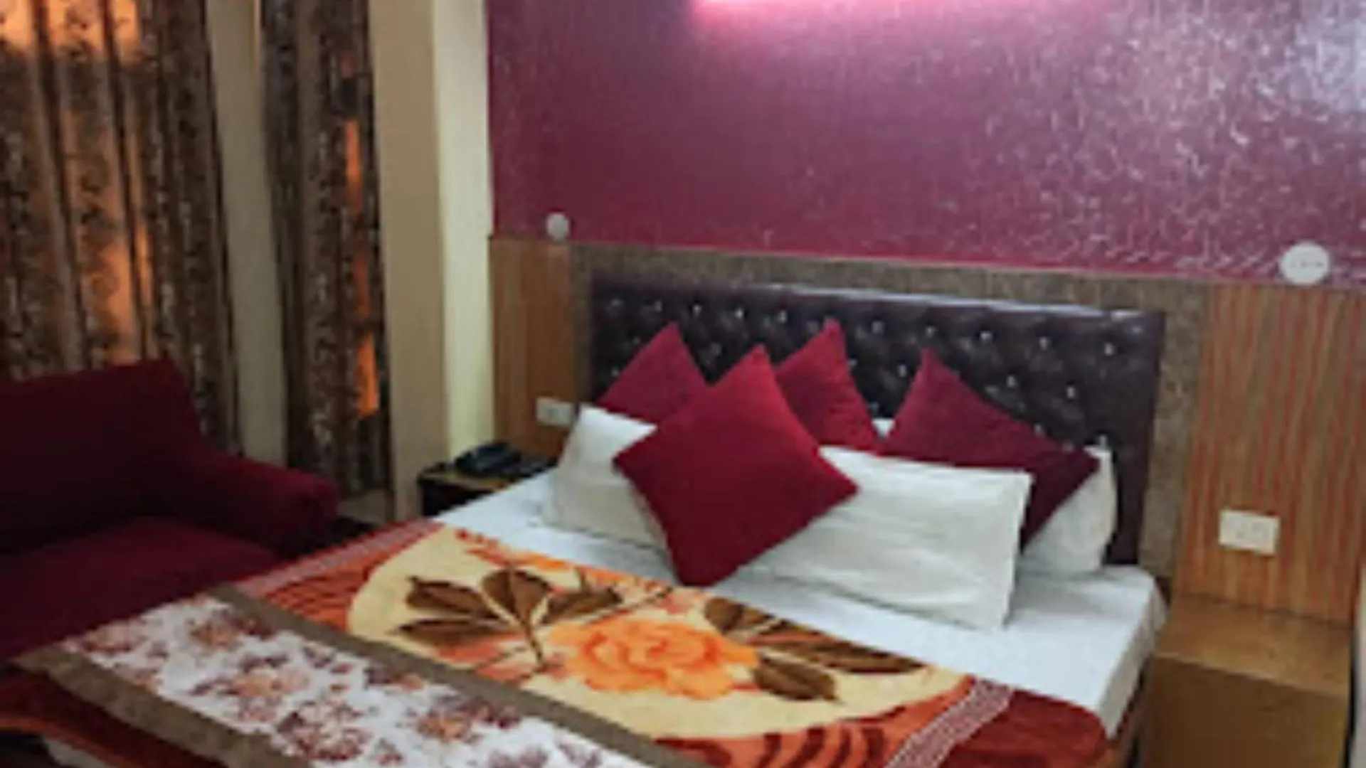 Hotel King Palace - Nature-Valley-Luxury-Room - Prime Location With Parking Facilities Shimla