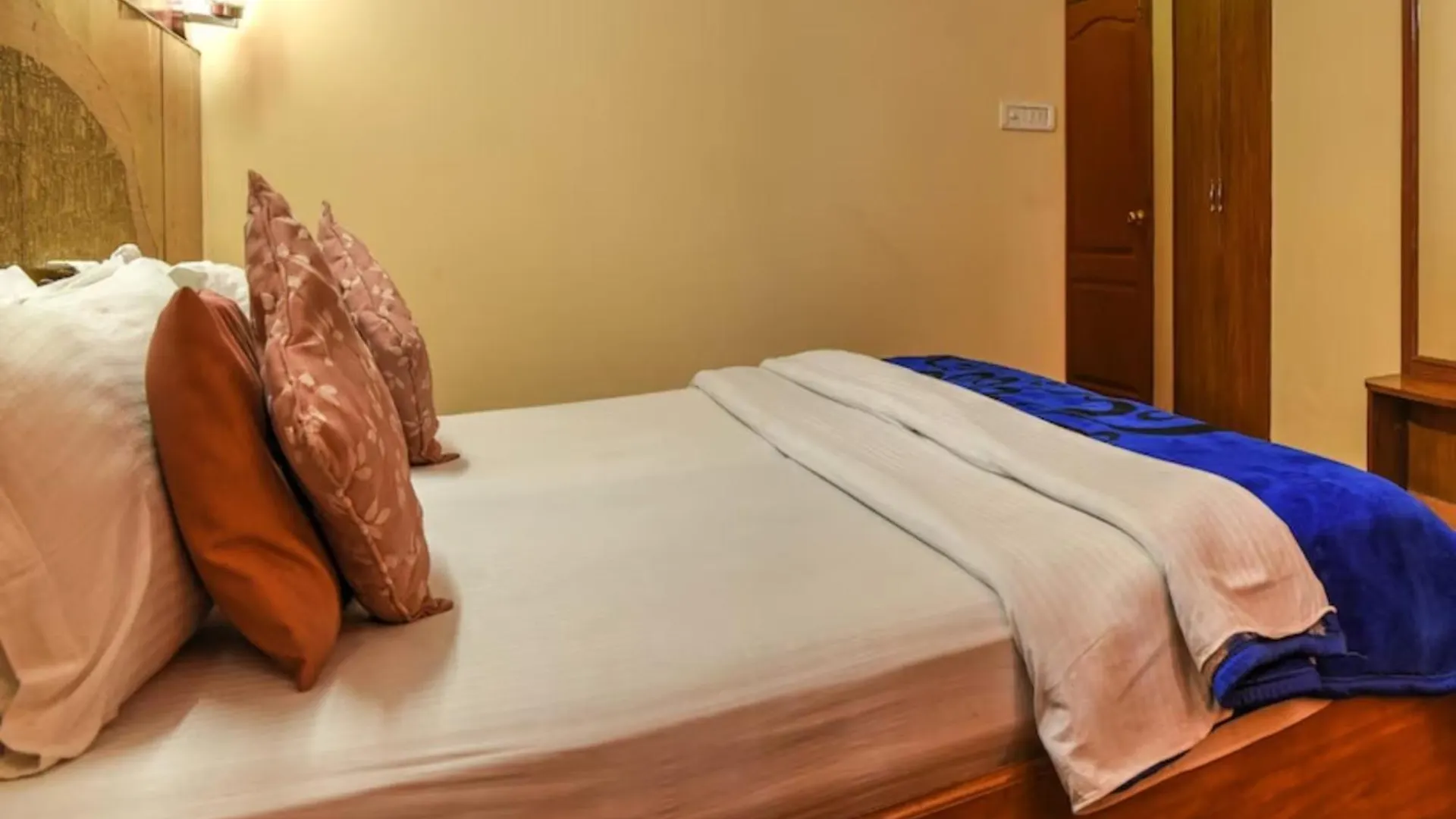 Hotel King Palace - Nature-Valley-Luxury-Room - Prime Location With Parking Facilities Shimla