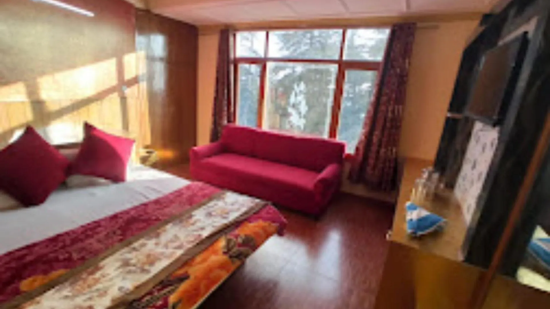 Hotel King Palace - Nature-Valley-Luxury-Room - Prime Location With Parking Facilities Shimla