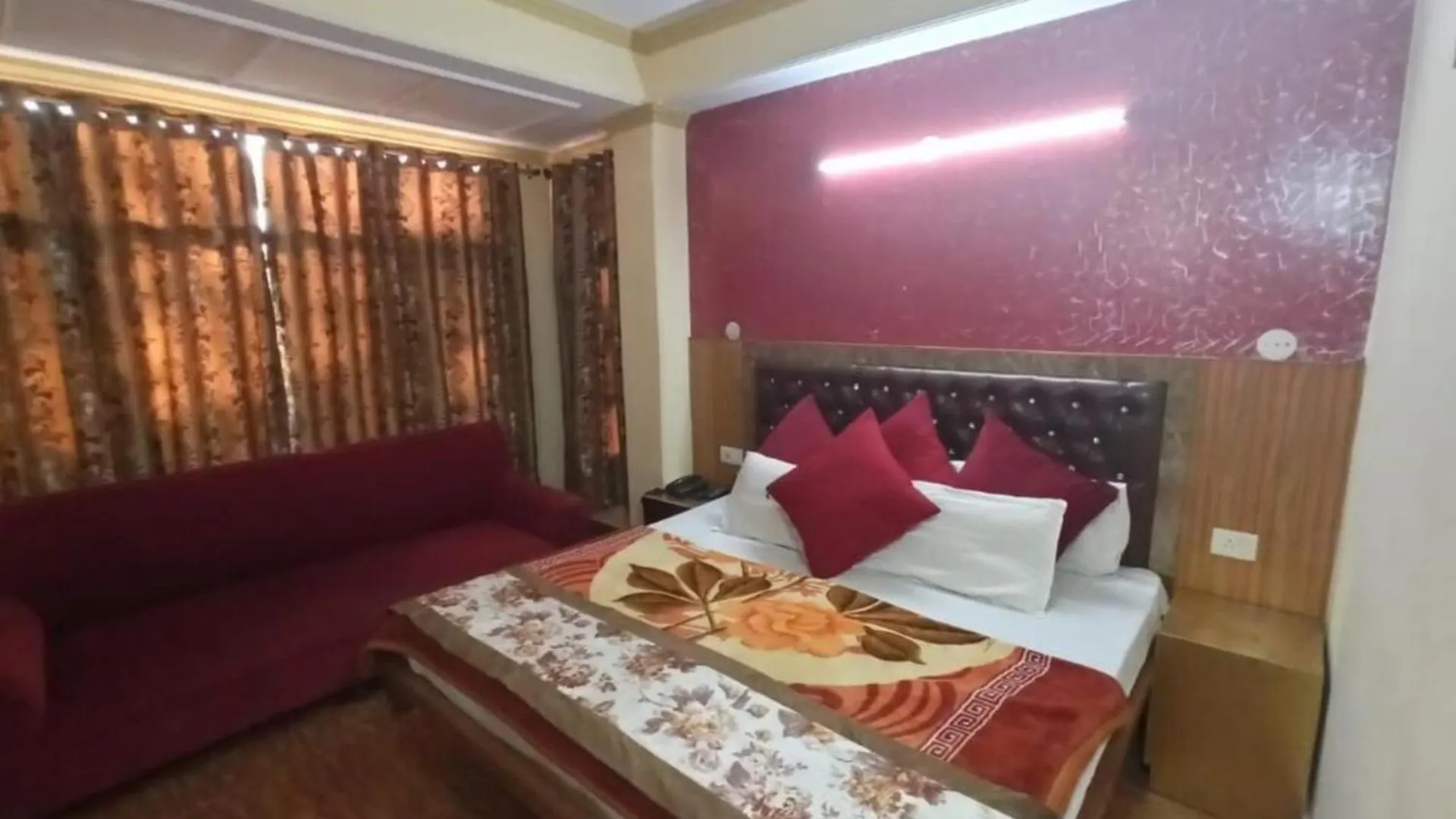Hotel King Palace - Nature-Valley-Luxury-Room - Prime Location With Parking Facilities Shimla 3*,